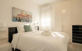 3 Bedroom Apartment In The Heart Of Triana
